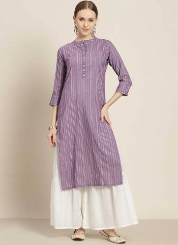 Grab These Readymade Kurti in Fine Colored.These Kurti is Fabricated On Poly Cotton.Its Beautified With Wevon, Sequance Embroidery Work.