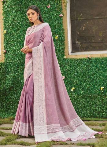 For A Different Look,Grab These Saree in All Over Fine Colored.These Saree And Blouse Are Fabricated On Linen.Its Beautified With Jari Weaving Designer Work.