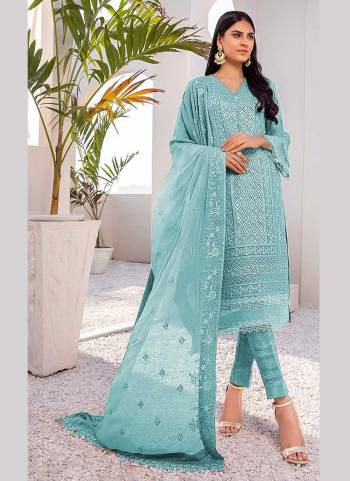 For A Beautiful Look,Grab These Semi Stiched Suit in All Over Fine Colored.These Top is Fabricated On Georgette Pair With Santoon Bottom And Nazmin Dupatta.Its Beautified With Heavy Designer Embroidery Work.