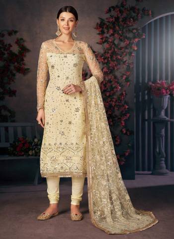 For A Beautiful Look,Grab These Suit in Pretty Colored.These Top And Dupatta Are Fabricated On Mono Net Pair With American Crepe Bottom.Its Beautified With Cotton Thread And Sequance Embroidery Work.