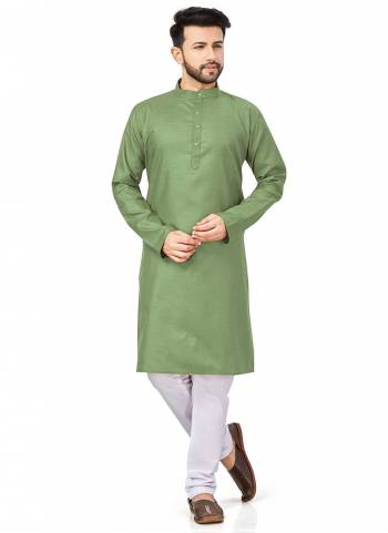 For A Festive Wear,Grab These Readymade Pair in Fine Colored.These Kurta And Bottom Are Fabricated On Cotton Blend Come With Solid Work.Its Available in All Regular Size.