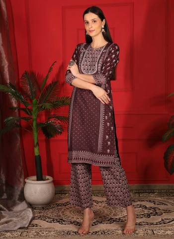 For A Casual Wear,Grab These Kurti in Fine Colored.These Kurti And Bottom Are Fabricated On Viscose.Its Beautified With Designer Printed,Swarovski Work.