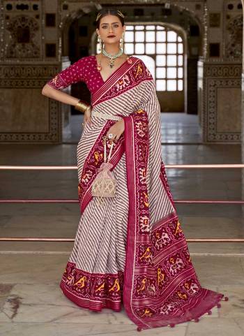 For A Beautiful Look,Grab These Saree in All Over Fine Colored.These Saree And Blouse Are Fabricated On Patola Silk.its Beautified With  Woven Jari Designer And Patola Printed Work.Buy Now.