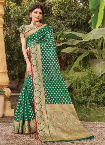 For A Proper Look,Grab These Saree Come With All Over Same Colored.These Saree And Blouse Are Fabricated On Organza.Its Beautified With Heavy Jari Wevon Designer Work.