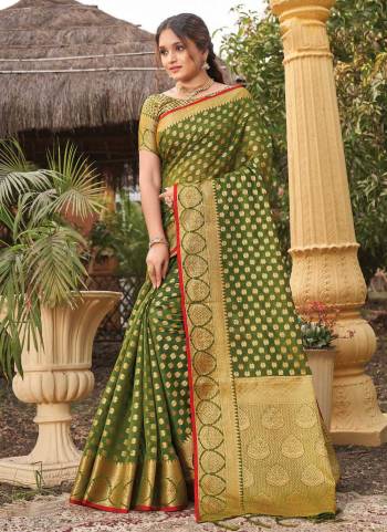 For A Proper Look,Grab These Saree Come With All Over Same Colored.These Saree And Blouse Are Fabricated On Organza.Its Beautified With Heavy Jari Wevon Designer Work.