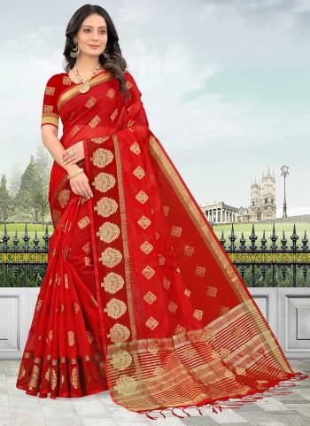 Grab TheseBeautiful Colored Saree Piar With Blouse.These Saree And Blouse Are Fabricated On Organza.Its Beautified With Heavy Wevon Designer Work.