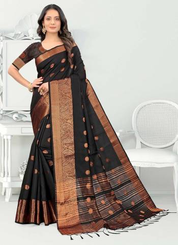 Grab These Casual Wear Saree in All Over Fine Colored.These Saree And Blouse Are Fabricated On Litchi Silk.its Beautified With Heavy Copper Jari Wevon Designer Work.