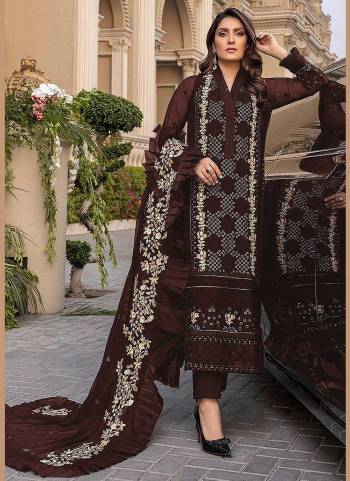 Grab These Semi Stiched Suit in All Over Fine Colored,These Top is Fabricated On Georgette Pair With Santoon Bottom And Nazmin Dupatta.Its Beautified With Heavy Designer Sequance Embroidery Work.