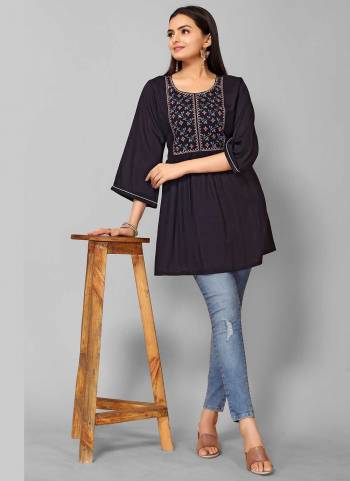 Grab These Casual Wear Kurti Come Wth Pretty Colored.Its Fbaricated On Rayon Slub With Designer Multy Embroidery Work.Its Available in All Regular Size.