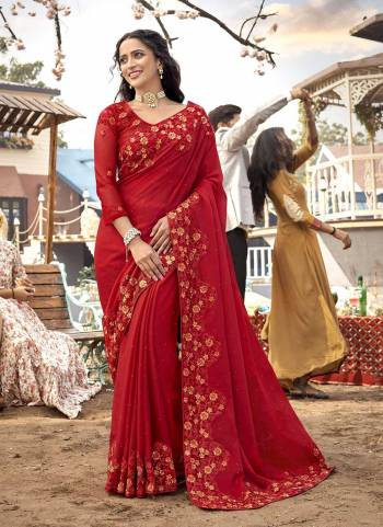 For A Different Look,Grab These Saree in Fine Colored.These Saree and Blouse Are Fabricated On Art Silk.Its Beautified With  Designer Thread Embroidery,Diamond Work .