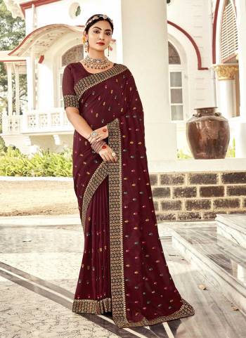 Grab These Saree in All Over Fine Colored.These Saree And Blouse Are Fabricated On Vichitra Silk.Its Beautified With Thread,Jari Embroidery Butti Work.