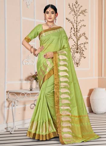 Grab These Saree in Fine Colored Pair With Matching Blouse.These Saree And Blouse Are Fabricated On Cotton.Its Beautified With Heavy Wevon Designer,Swarovski Work.