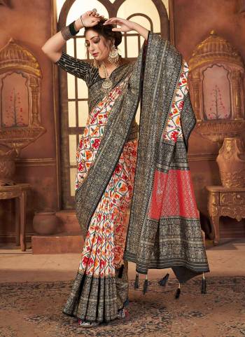 For A Beautiful Look,Grab These Saree in Fine Colored.These Saree And Blouse Are Fabricated On Velvet Tussur Silk.Its Beautified With Heavy Woven Designer Work.