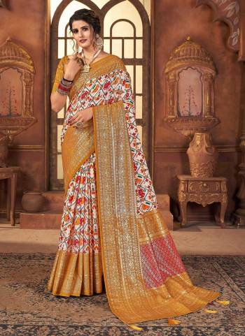 For A Beautiful Look,Grab These Saree in Fine Colored.These Saree And Blouse Are Fabricated On Velvet Tussur Silk.Its Beautified With Heavy Woven Designer Work.