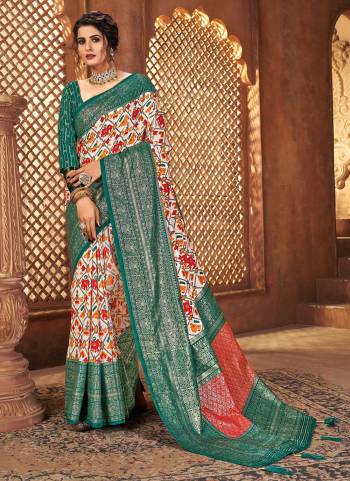 For A Beautiful Look,Grab These Saree in Fine Colored.These Saree And Blouse Are Fabricated On Velvet Tussur Silk.Its Beautified With Heavy Woven Designer Work.