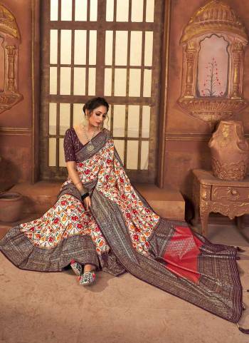 For A Beautiful Look,Grab These Saree in Fine Colored.These Saree And Blouse Are Fabricated On Velvet Tussur Silk.Its Beautified With Heavy Woven Designer Work.