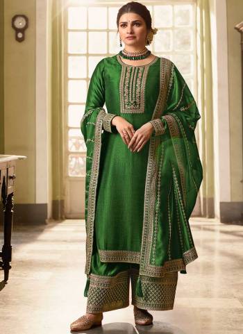 Grab These Semi Stiched Suit Come With All Over Fine Colored.These Top And Bottom Are Fabricated On Georgette Pair With Georgette Dupatta.Its Beautified With Designer Jari Embroidery,Diamond Work.