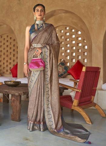 Grab These Fine Colored Saree Pair With Blouse.These Saree And Blouse Are Fabricated On PV Silk.Its Beautified With Heavy Woven Designer Work.