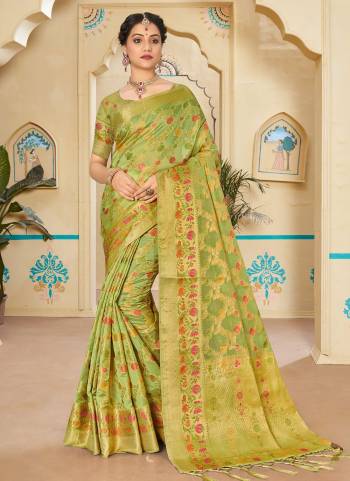 For A Beautiful Look,Grab These Saree Pair With Blouse.These Saree And Blouse Are Fabricated On Organza.Its Beautified With Heavy Wevon Designer Work.