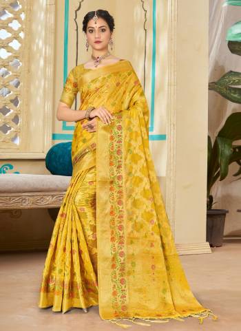 For A Beautiful Look,Grab These Saree Pair With Blouse.These Saree And Blouse Are Fabricated On Organza.Its Beautified With Heavy Wevon Designer Work.