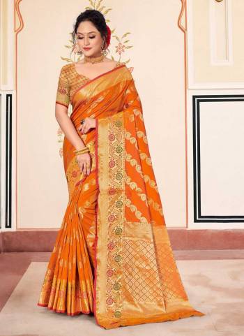 Grab These Saree in Fine Colored Pair With Blouse.These Saree and Blouse Are Fabricated On Banarasi Silk.Its Beautified With Heavy Jari Wevon Designer Work.