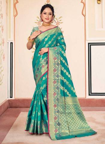 Grab These Saree in Fine Colored Pair With Blouse.These Saree and Blouse Are Fabricated On Banarasi Silk.Its Beautified With Heavy Jari Wevon Designer Work.