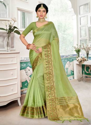 Grab These Fine Colored Saree Pair With Blouse.These Saree And Blouse Are Fabricated On Organza.Its Beautified With Heavy Wevon Designer Work.