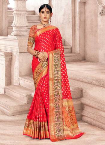 For A Beautiful Look,Grab These Saree in All Over Fine Colored.These Saree And Blouse Are Fabricated On Banarasi Silk.Its Beautified With Heavy Wevon Designer Work.