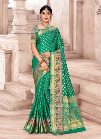 For A Beautiful Look,Grab These Saree in All Over Fine Colored.These Saree And Blouse Are Fabricated On Banarasi Silk.Its Beautified With Heavy Wevon Designer Work.