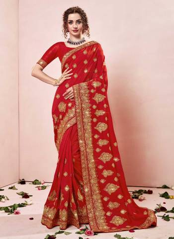 For A Diffrent Look,Grab These Saree in All Over Fine Colored.These Saree And Blouse Are Fabricated On Vichitra Silk.Its Beautified With Designer Embridery And Diamond Work.