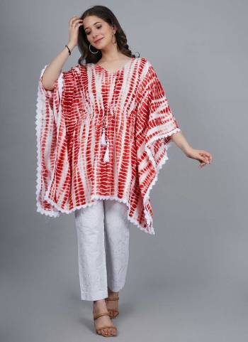 Grab These Kaftan in Fine Colored.Its Fabricated On Rayon Slub With Designer Tye Dye Printed Work.Buy Now.