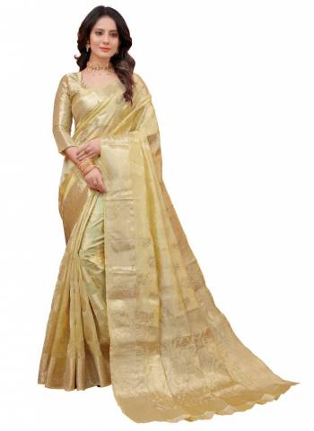 Grab These Beautiful Colored Saree Pair With Matching Blouse Colored Blouse.These Saree And Blouse Are Fabricated On Organza.Its Beautified With Heavy Wevon Designer Work.