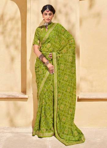 Grab These Saree in Fine Colored.These Saree is Fabricated On Chiffon Pair With  Banglori Silk Blouse.Its Beautified With Designer Work.Buy Now These Beautiful Saree.