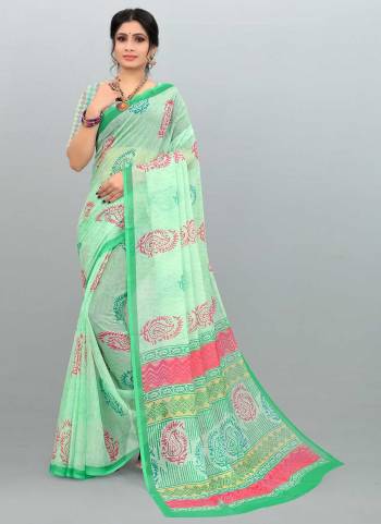 For A Beautiful Look,Grab These Saree in All Over Fine Colored.These Saree And Blouse is Fabricated On Chiffon.Its Beautified With Designer Digital Printed Work.