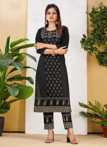 For A Festive Wear,Grab These Readymade Pair in Fine Colored.These Kurti and Bottom Are Fabricated On Malai Rayon.Its Beautified With Designer Printed Work.