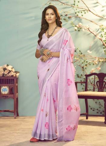 For A Different Look,Grab These Saree in Fine Colored Pair With Blouse.These Saree And Blouse Are Fabricated On Linen.Its Beautified With Heavy Wevon Designer,Digital Printed Work.