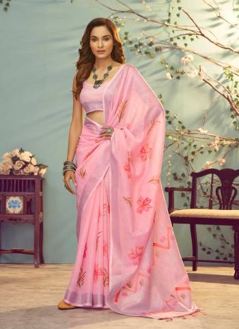 For A Different Look,Grab These Saree in Fine Colored Pair With Blouse.These Saree And Blouse Are Fabricated On Linen.Its Beautified With Heavy Wevon Designer,Digital Printed Work.