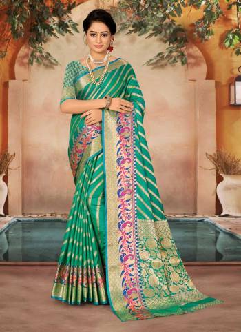 For A Different Look,Grab These Saree in Fine Colored Pair With Blouse.These Saree And Blouse Are Fabricated On Banarasi Silk.Its Beautified With Heavy Jari Wevon Designer Work.