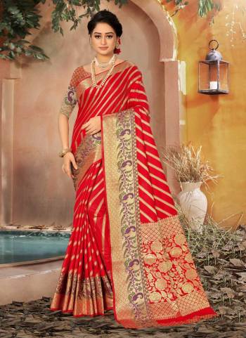 For A Different Look,Grab These Saree in Fine Colored Pair With Blouse.These Saree And Blouse Are Fabricated On Banarasi Silk.Its Beautified With Heavy Jari Wevon Designer Work.