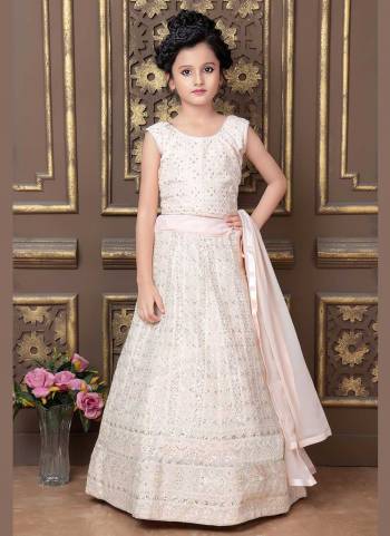 Grab These Festive Wear Lehenga Choli in Fine Colored.These Lehenga And Blouse Are Fabricated On Faux Georgette Pair With Faux Georgette Dupatta.Its Beautified With Designer Work.
