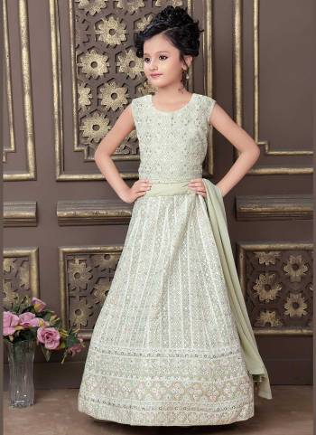 Grab These Festive Wear Lehenga Choli in Fine Colored.These Lehenga And Blouse Are Fabricated On Faux Georgette Pair With Faux Georgette Dupatta.Its Beautified With Designer Work.