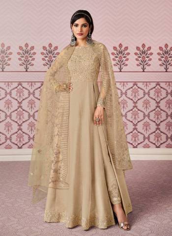 For A Designer Look,Grab These Suit in Fine Colored Pair With Bottom And Dupatta.These Top is Fabricated On Russian Silk Pair With Santoon Bottom And Butterfly Net Dupatta.Its Beautified With Designer Multy Embroidery,Diamond Work.