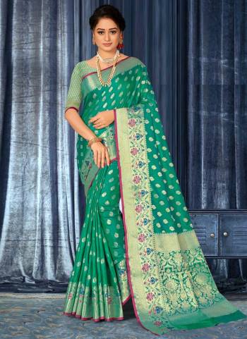 Grab These Saree in All Over Fine Colored Pair With Blouse.These Saree And Blouse Are Fabricated On Banarasi Silk.Its Beautified With Heavy Jari Wevon Designer Work.