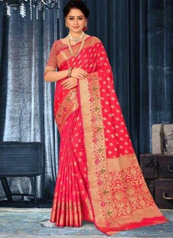 Grab These Saree in All Over Fine Colored Pair With Blouse.These Saree And Blouse Are Fabricated On Banarasi Silk.Its Beautified With Heavy Jari Wevon Designer Work.