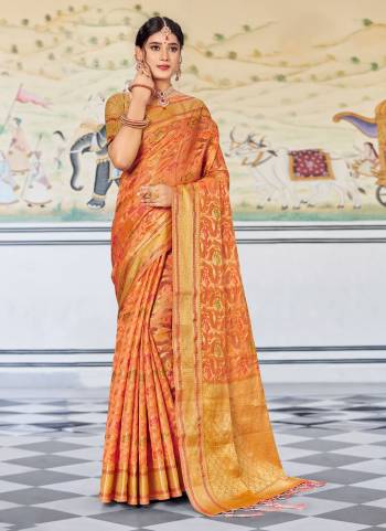 For A Different Look,Grab These Saree in All Over Fine Colored Pair With Blouse.These Saree And Blouse Are Fabricated On Organza.Its Beautified With Heavy Wevon Designer Work.