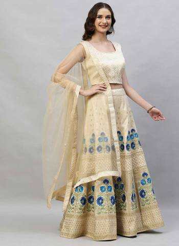 Grab These Designer Lehenga Choli In Fine Colored Pair With Blouse And Dupatta.These Lehenga And Blouse Are Fabricated On Jacquard Silk Pair With Net Dupatta.Its Beautified With Wevon Designer, Thread Embroidery Work.