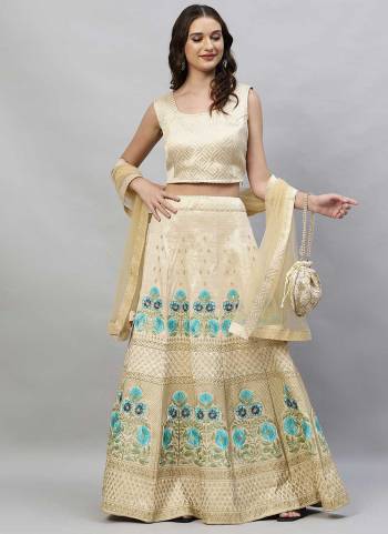 Grab These Designer Lehenga Choli In Fine Colored Pair With Blouse And Dupatta.These Lehenga And Blouse Are Fabricated On Jacquard Silk Pair With Net Dupatta.Its Beautified With Wevon Designer, Thread Embroidery Work.