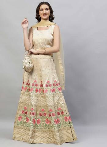 Grab These Designer Lehenga Choli In Fine Colored Pair With Blouse And Dupatta.These Lehenga And Blouse Are Fabricated On Jacquard Silk Pair With Net Dupatta.Its Beautified With Wevon Designer, Thread Embroidery Work.