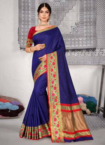 Grab These Saree in Fine Colored pair With Contrasting Colored Blouse.These Saree And Blouse Are Fabricated On Silk.Its Beautified With Heavy Wevon Border,Pallu Designer Work.