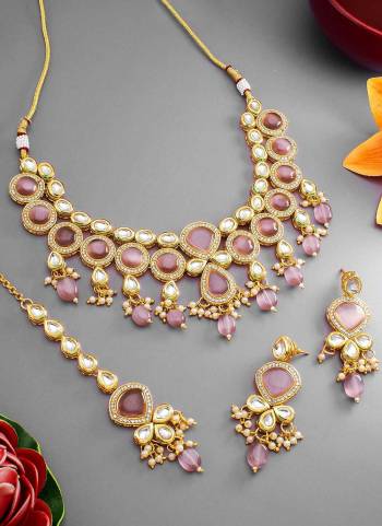 Grab These Necklace inPurple Colored Come With Alloy Material And Kundan Agate Stone Work.Buy Now